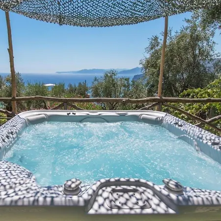 In Mit Terrasse, Gemeinsamem Pool Und Grill *