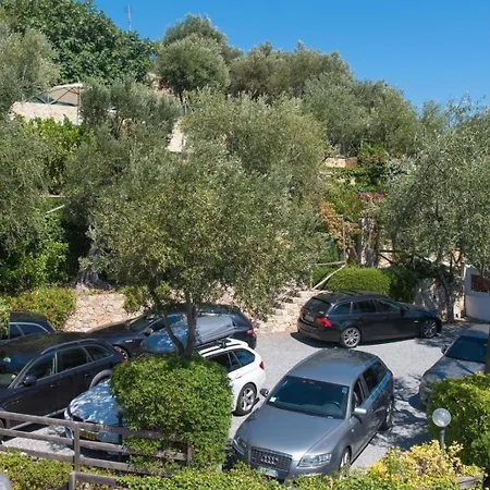 In Mit Terrasse, Gemeinsamem Pool Und Grill Apartamento